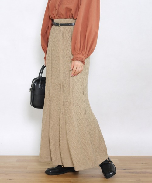 Crisp（クリスプ）の「ケーブルマーメイドスカート（スカート・レディース・ベージュ/グレー・FREE）」の4枚目の写真