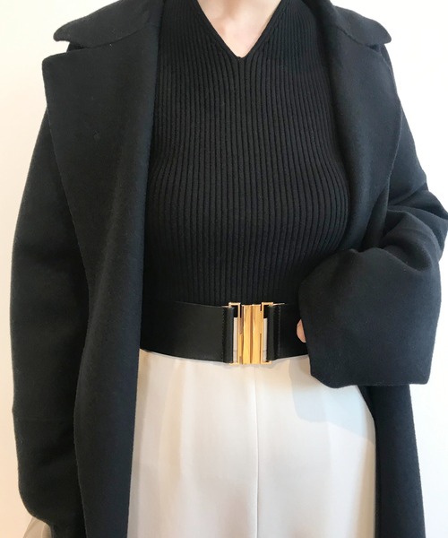 allureville(アルアバイル)の「ゴールドバックル太ベルト(ベルト・レディース・ブラック/グレイッシュベージュ・2)」の2枚目の写真