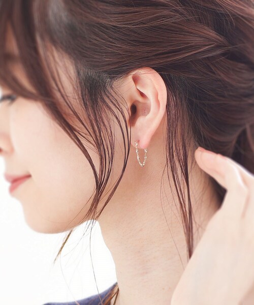 COCOSHNIK(ココシュニック)の「K10モザイクチェーン フープピアス(ピアス(両耳用)・レディース・ホワイト系その他7・00)」の8枚目の写真