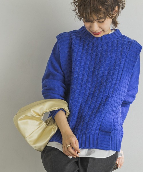 URBAN RESEARCH（アーバンリサーチ）の「2WAY変形ケーブルニットプルオーバー（ニット/セーター・レディース・オフホワイト/ベージュ系その他/ロイヤルブルー・FREE）」の3枚目の写真