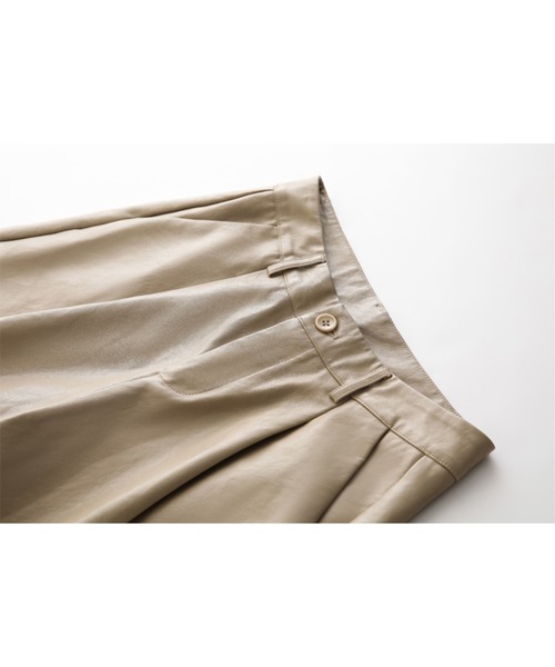 Jewelobe(ジュエローブ)の「フェイクレザーショートパンツ(その他パンツ・レディース・ブラック/ベージュ/カーキ・M/L)」の21枚目の写真