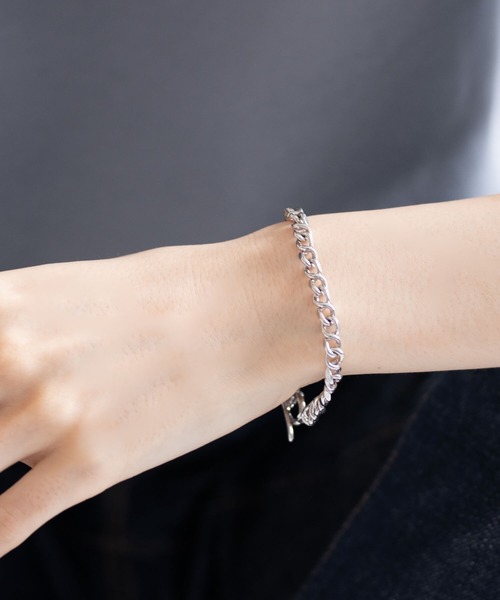JUICY ROCK(ジューシーロック)の「ラウンドアンカーチェーンブレスレット(全長18cm)(ブレスレット・レディース・ゴールド/シルバー・ONE SIZE)」の4枚目の写真