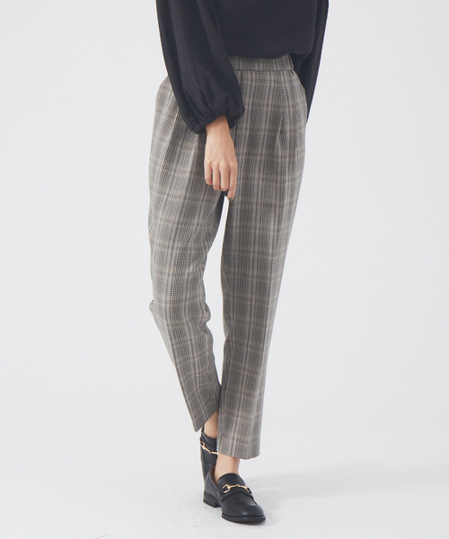 abahouse mavie（アバハウスマヴィ）の「【感嘆パンツ】タックテーパードパンツ（その他パンツ・レディース・ストライプ/オフホワイト/グリーン/ブラック/チェック/セージグリーン・32/34/36/38/40）」の21枚目の写真