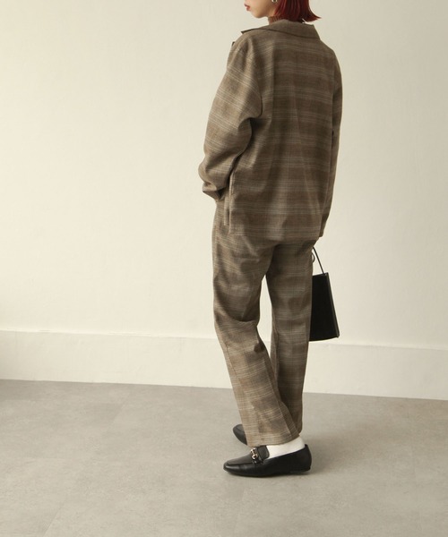 Chillfar(チルファー)の「タータンチェックフレアパンツ(スラックス・レディース・ダークブラウン/ブラウン/グレー・MEDIUM/LARGE)」の4枚目の写真