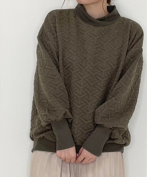 SHOO・LA・RUE（シューラルー）の「◆キルティングスウェット（スウェット・レディース・ブラック/アイボリー/サンドベージュ/ピンク系・00）」の3枚目の写真