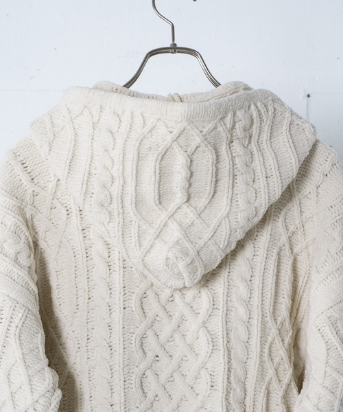 INTER FACTORY（インターファクトリー）の「【WEARISTA 風早ゆうた - リラックス フィッシャーマン ニット プルオーバー / ケーブル アランセーター フード付き　made in INTER FACTORY】（パーカー・メンズ・アイボリー・MEDIUM/LARGE）」の21枚目の写真