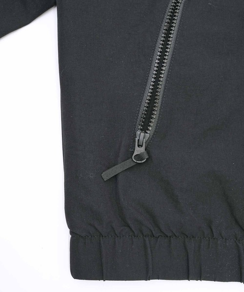 THE NORTH FACE(ザノースフェイス)の「THE NORTH FACE(ザ・ノース・フェイス) トラックジャケット(ナイロンジャケット・メンズ・ブラック/レッド・S/M/L)」の8枚目の写真