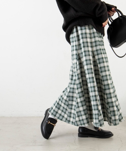 ANGIE(アンジー)の「ハイウエストチェック柄マーメイドロングスカート(スカート・レディース・ブラック系その他/グリーン系その他/ホワイト系その他・FREE)」の3枚目の写真