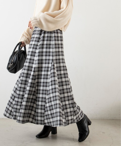 ANGIE(アンジー)の「ハイウエストチェック柄マーメイドロングスカート(スカート・レディース・ブラック系その他/グリーン系その他/ホワイト系その他・FREE)」の15枚目の写真