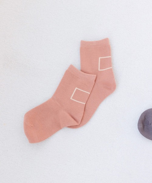 LOWRYS FARM（ローリーズファーム）の「シカクガラソックス　260795（ソックス/靴下・キッズ・グレー/オレンジ/グリーン/アイボリー・MEDIUM/LARGE）」の4枚目の写真