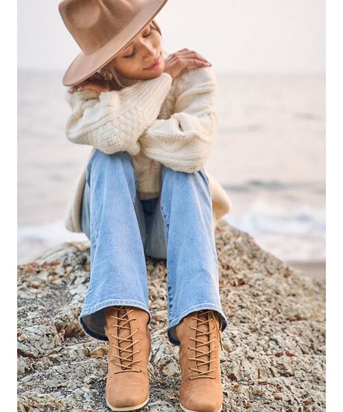 To the sea(トゥーザシー)の「レースアップミドルブーツ(ブーツ・レディース・ブラウン/アイボリー/キャメル・SMALL/MEDIUM/LARGE)」の3枚目の写真