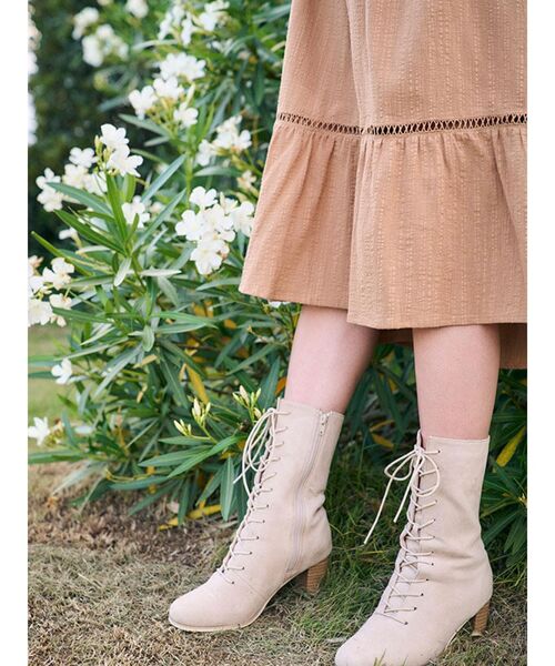 To the sea(トゥーザシー)の「レースアップミドルブーツ(ブーツ・レディース・ブラウン/アイボリー/キャメル・SMALL/MEDIUM/LARGE)」の12枚目の写真