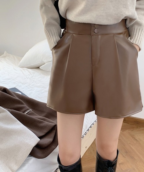 MANGROVE(マングローブ)の「レザータックショートパンツ(その他パンツ・レディース・ブラウン/ブラック・MEDIUM/LARGE)」の6枚目の写真