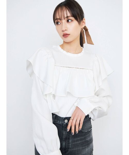 CALNAMUR（カルナムール）の「フリルシャツ（シャツ/ブラウス・レディース・ホワイト/ブラック・FREE）」の6枚目の写真