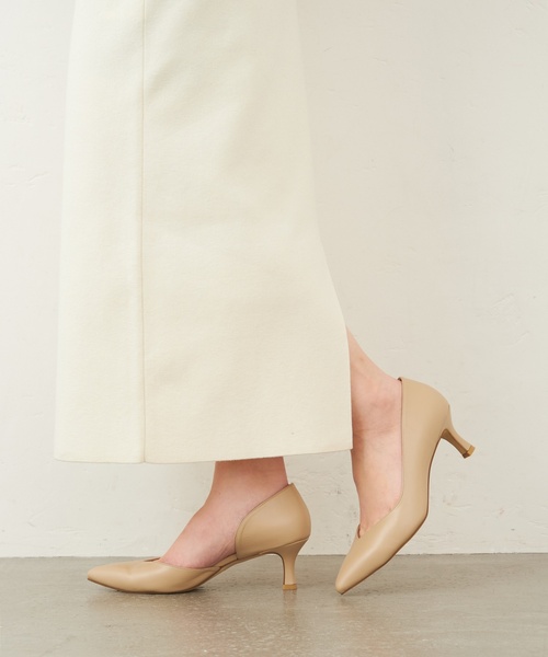 LE TALON（ルタロン）の「5.5cmVカットサイドオープン（パンプス・レディース・ブラック×ブラック/ベージュ/スミクロ・22.5cm/23.5cm/23cm/24cm/24.5cm/25.5cm/21/22cm/21.5/25cm）」の3枚目の写真