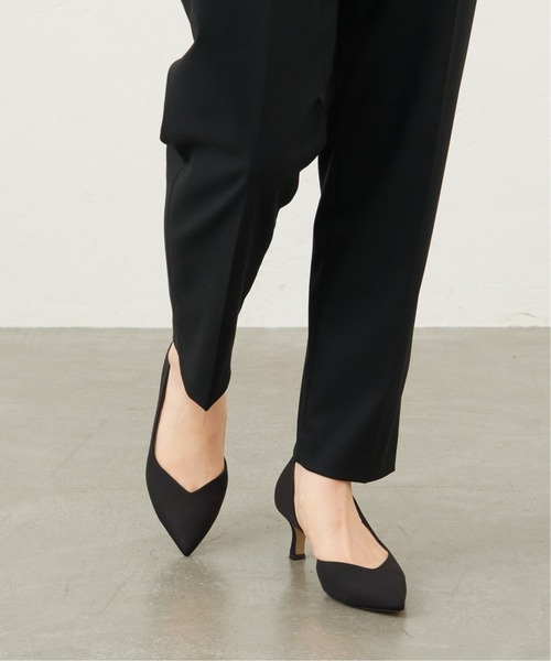 LE TALON（ルタロン）の「5.5cmVカットサイドオープン（パンプス・レディース・ブラック×ブラック/ベージュ/スミクロ・22.5cm/23.5cm/23cm/24cm/24.5cm/25.5cm/21/22cm/21.5/25cm）」の19枚目の写真