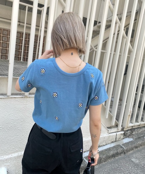 WHO'S WHO gallery（フーズフーギャラリー）の「ohana刺繍カーデ