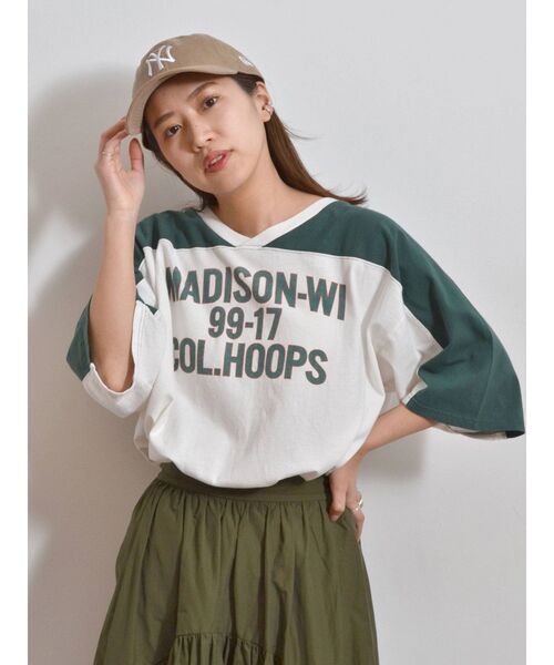 Ungrid（アングリッド）の「VネックフットボールロゴTee（Tシャツ/カットソー・レディース・ネイビー/グリーン/ボルドー・FREE）」の2枚目の写真