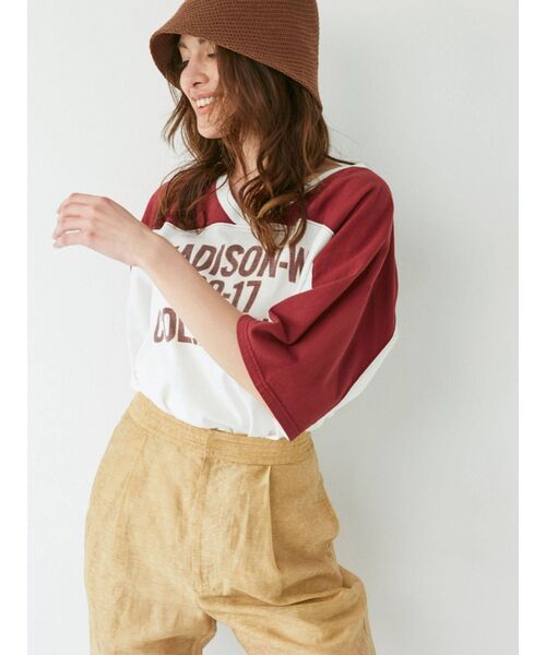 Ungrid（アングリッド）の「VネックフットボールロゴTee（Tシャツ/カットソー・レディース・ネイビー/グリーン/ボルドー・FREE）」の6枚目の写真