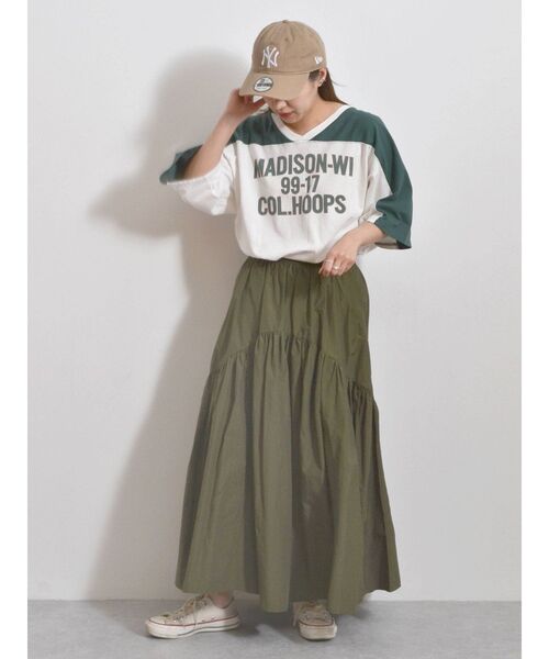 Ungrid（アングリッド）の「VネックフットボールロゴTee（Tシャツ/カットソー・レディース・ネイビー/グリーン/ボルドー・FREE）」の7枚目の写真