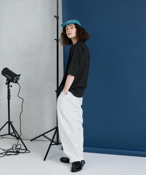MUHET(ミュエータ)の「ロゴプリントTシャツ(Tシャツ/カットソー・レディース・ホワイト/チャコールグレー・MEDIUM/X-LARGE)」の12枚目の写真