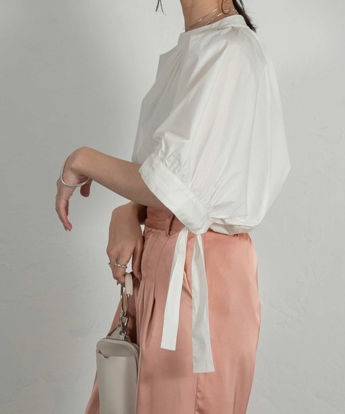 Amiur（エミレ）の「satin basic tuck pants（その他パンツ・レディース・ベージュ/ピンク/イエロー・S/M）」の7枚目の写真