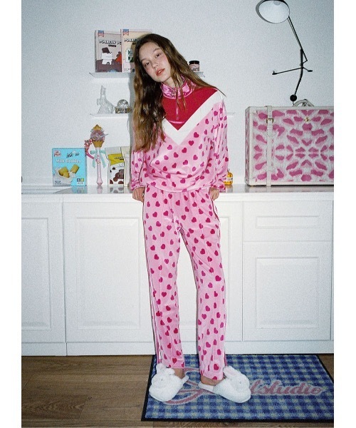 CLUT STUDIO ベルベットパンツ　猫 CLUTSTUDIO（クルロトスタジオ）の「【CLUT STUDIO 】cat velvet