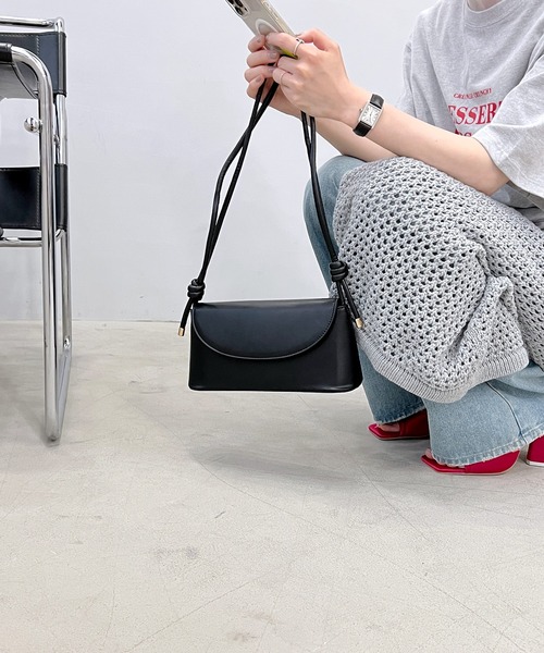 chuclla(チュクラ)の「【chuclla】【2022/SS】Code strap hand bag cha22s008(ショルダーバッグ・レディース・ブラック/ブルー/グリーン/アイボリー・FREE)」の5枚目の写真