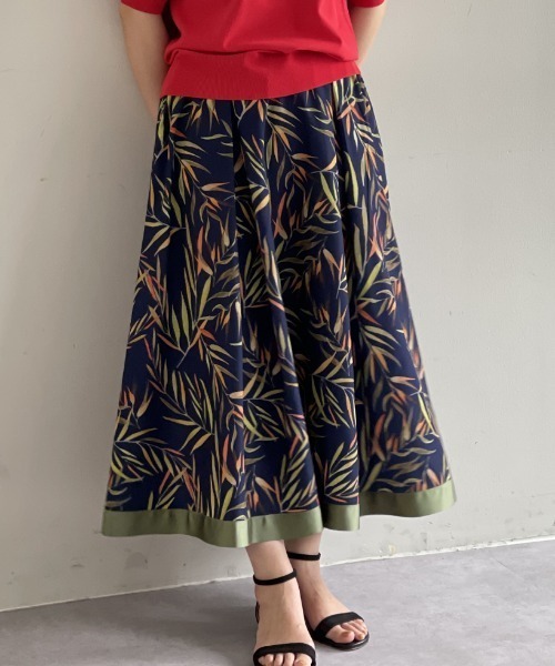 BEARDSLEY（ビアズリー）の「リーフプリントスカート（スカート・レディース・ネイビー・FREE）」の7枚目の写真