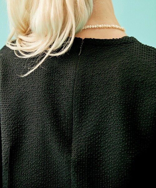 INella（イネラ）の「【INella/イネラ】シアサッカークロップドトップス（Tシャツ/カットソー・レディース・ブラック/その他2/ホワイト・FREE）」の19枚目の写真