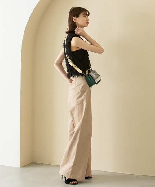 U by SPICK&SPAN(ユーバイスピックアンドスパン)の「ハイウエストチノパンツ(その他パンツ・レディース・ベージュ/ネイビー/レッド・38/36)」の7枚目の写真