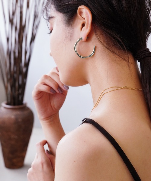 IAMUSE（アイアミューズ）の「【IAMUSE】金属アレルギー対応 ツイストフープピアス S0742（ピアス（両耳用）・レディース・シルバー/ゴールド・FREE）」の11枚目の写真