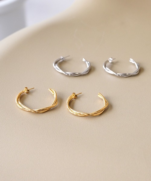 IAMUSE（アイアミューズ）の「【IAMUSE】金属アレルギー対応 ツイストフープピアス S0742（ピアス（両耳用）・レディース・シルバー/ゴールド・FREE）」の12枚目の写真