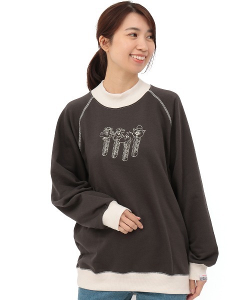 チチカカ（チチカカ）の「PEZ モックネックプルオーバー【WEB・一部店舗限定】【ユニセックス】（スウェット・レディース・チャコールグレー/オフホワイト/オレンジ・MEDIUM/LARGE）」の17枚目の写真