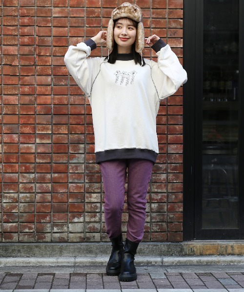 チチカカ（チチカカ）の「PEZ モックネックプルオーバー【WEB・一部店舗限定】【ユニセックス】（スウェット・レディース・チャコールグレー/オフホワイト/オレンジ・MEDIUM/LARGE）」の4枚目の写真