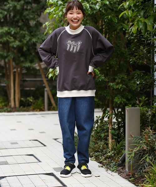 チチカカ（チチカカ）の「PEZ モックネックプルオーバー【WEB・一部店舗限定】【ユニセックス】（スウェット・レディース・チャコールグレー/オフホワイト/オレンジ・MEDIUM/LARGE）」の8枚目の写真