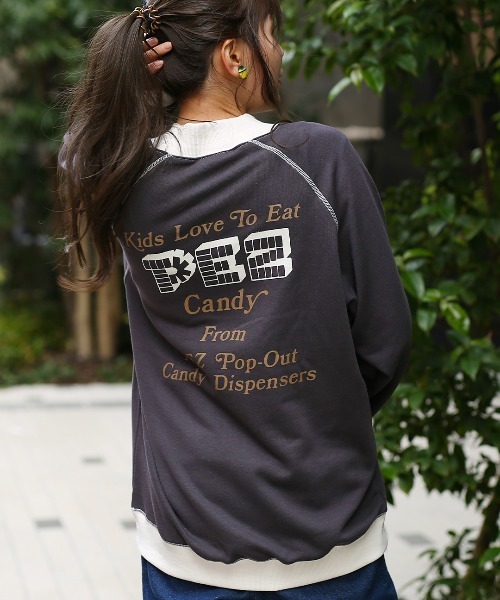 チチカカ（チチカカ）の「PEZ モックネックプルオーバー【WEB・一部店舗限定】【ユニセックス】（スウェット・レディース・チャコールグレー/オフホワイト/オレンジ・MEDIUM/LARGE）」の9枚目の写真