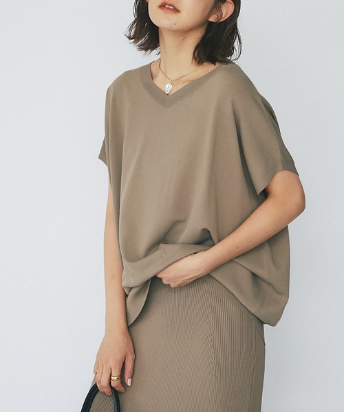 RIVE DROITE（リヴドロワ）の「バックタック浅Vネックニット（ニット/セーター・レディース・チャコールグレー/モカ/パープル・FREE）」の2枚目の写真