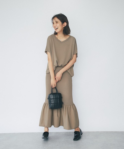 RIVE DROITE（リヴドロワ）の「バックタック浅Vネックニット（ニット/セーター・レディース・チャコールグレー/モカ/パープル・FREE）」の7枚目の写真