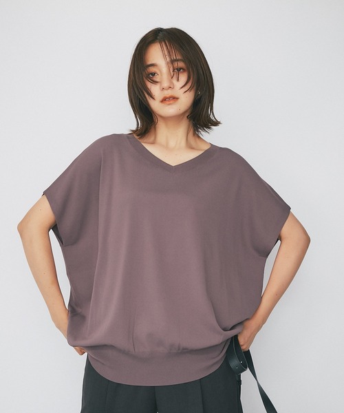 RIVE DROITE（リヴドロワ）の「バックタック浅Vネックニット（ニット/セーター・レディース・チャコールグレー/モカ/パープル・FREE）」の8枚目の写真