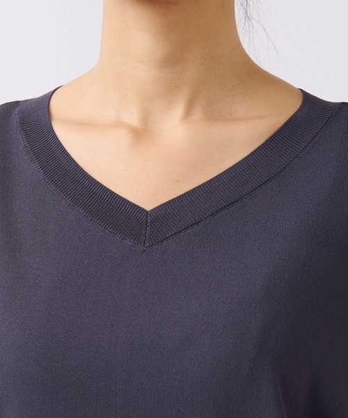 RIVE DROITE（リヴドロワ）の「バックタック浅Vネックニット（ニット/セーター・レディース・チャコールグレー/モカ/パープル・FREE）」の22枚目の写真
