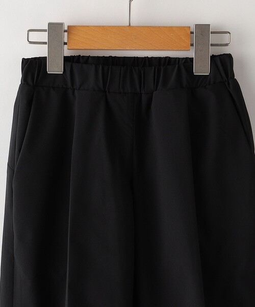 SHIPS（シップス）の「【SHIPS KIDS別注】MOUN TEN.:110～140cm / SOLOTEX(R) 1タック パンツ（その他パンツ・キッズ・ブラック・110/140/125）」の2枚目の写真