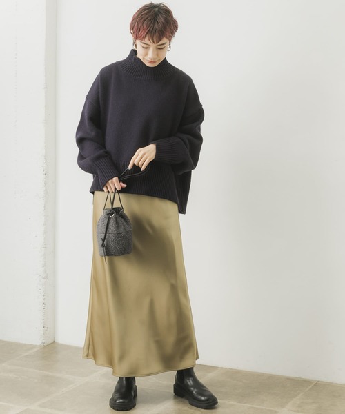 URBAN RESEARCH(アーバンリサーチ)の「『WEB限定』タートルスクエアニット(ニット/セーター・レディース・イエロー系その他/ネイビー/ベージュ系その他・FREE)」の14枚目の写真