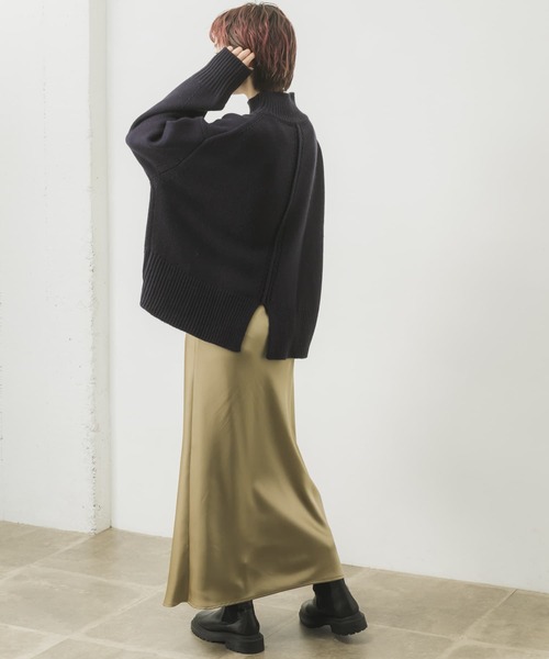 URBAN RESEARCH(アーバンリサーチ)の「『WEB限定』タートルスクエアニット(ニット/セーター・レディース・イエロー系その他/ネイビー/ベージュ系その他・FREE)」の19枚目の写真