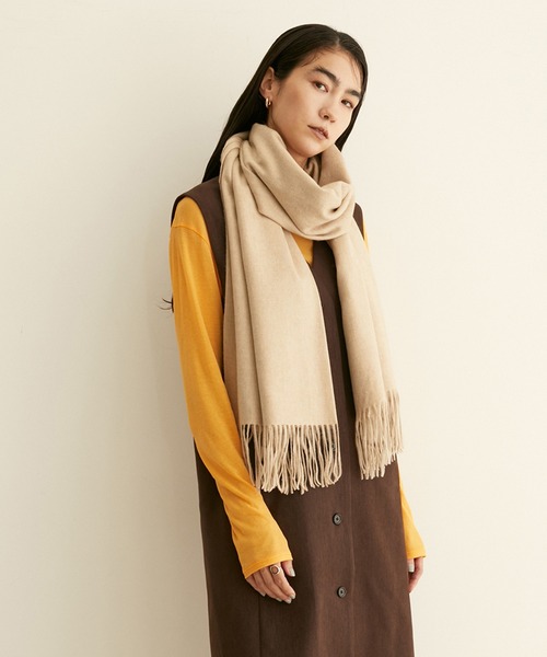 SALON adam et rope'(サロン アダム エ ロペ)の「カシミヤストール /無地・チェック(ストール/ショール・レディース・ベージュ/ホワイト/ブラック系その他/グレー/グレー系その他/ブルー系その他4・FREE)」の17枚目の写真