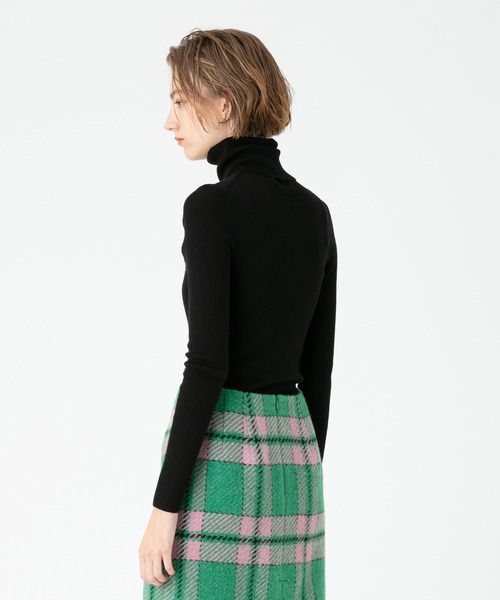 allureville（アルアバイル）の「釦デティール2WAYネックレスリブプルオーバー（ニット/セーター・レディース・ベージュ/パープル/ブラック/オフホワイト・2）」の17枚目の写真