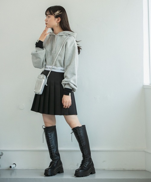 repipi armario（レピピ アルマリオ）の「【裏起毛】スソロゴショートパーカー（パーカー・キッズ・グレー/ホワイト/ブラック/グリーン・SMALL/LARGE/MEDIUM）」の14枚目の写真