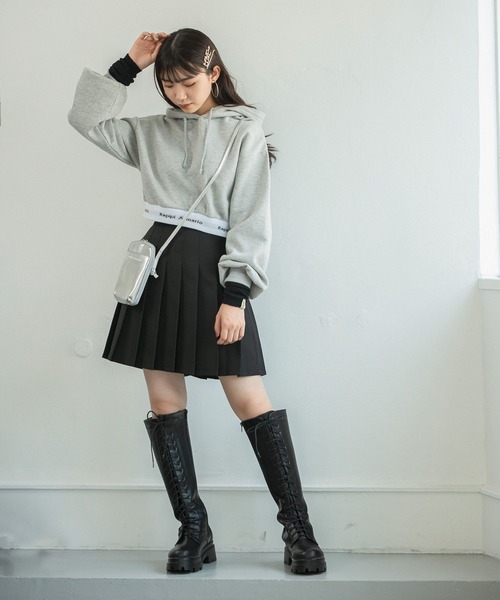 repipi armario（レピピ アルマリオ）の「【裏起毛】スソロゴショートパーカー（パーカー・キッズ・グレー/ホワイト/ブラック/グリーン・SMALL/LARGE/MEDIUM）」の15枚目の写真