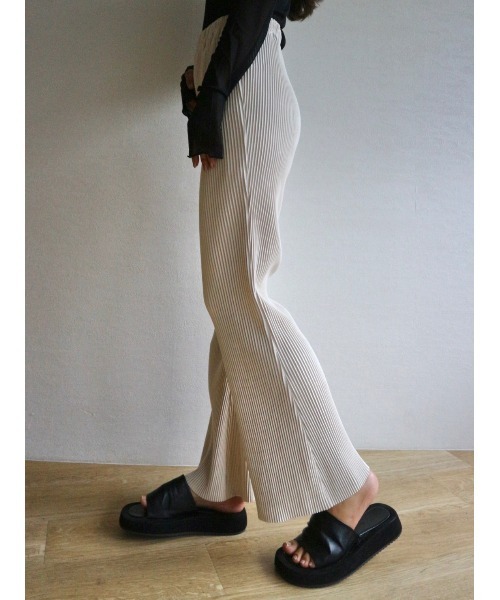 TRUNC（トランクエイティーエイト）の「Velour Flared Pants（その他パンツ・レディース・ブラック・FREE）」の12枚目の写真