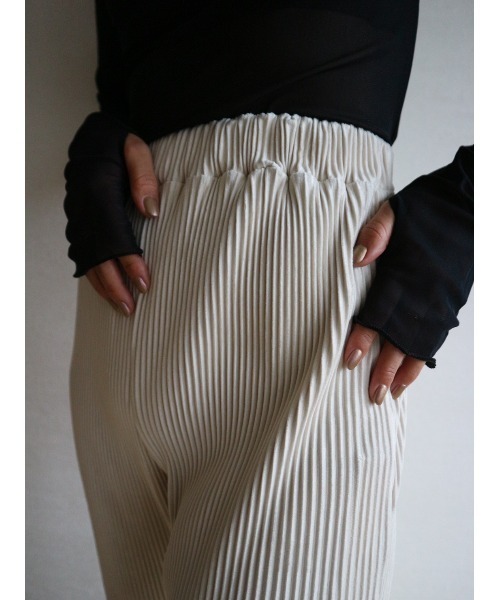 TRUNC（トランクエイティーエイト）の「Velour Flared Pants（その他パンツ・レディース・ブラック・FREE）」の2枚目の写真